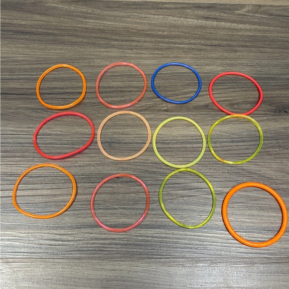 Set Of 4 Vintage Hand Painted Animal Hair Clips And 12 Jelly Bracelets - Picture 10 of 16